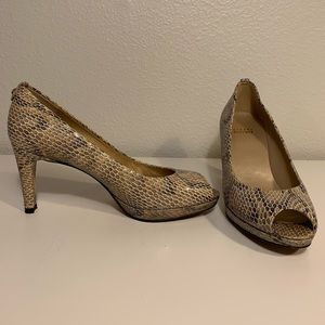 Stuart Weitzman snake print leather heels size 9